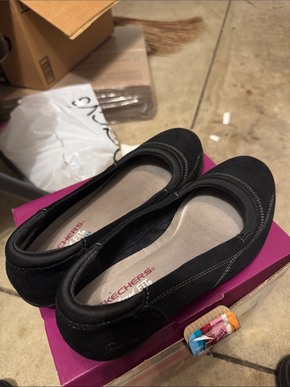 Skechers Relaxed Fit Women's Balck Slip-On Comfort Flats size 8.5